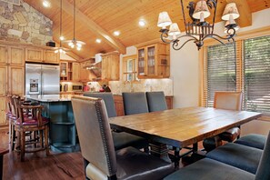 獨棟房屋, 4 間臥室 | 用餐區