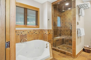 Maison, 4 chambres | Salle de bain | Serviettes fournies, shampoing