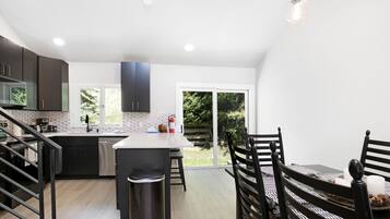 Townhome, 4 Bedrooms | Dining