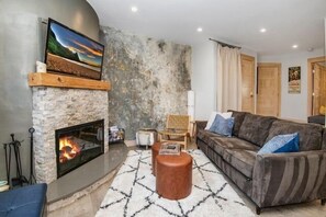 Condo, 1 Bedroom | Living area | Smart TV