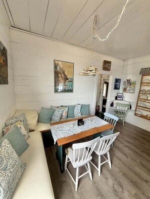 Villa, 3 Bedrooms | Living area - Friendly Inn Limit 5 3 Bedroom Cottage (Sebago)