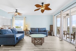 Living area - Casa Marina 521 2 Bedroom Condo (Fort Myers Beach)