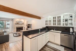 Condo, 2 Bedrooms | Interior