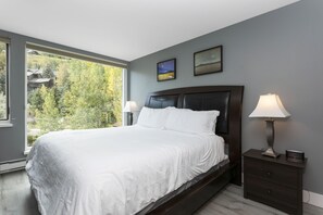 Condo, 2 chambres | 2 chambres, espace de travail pour ordinateurs portables