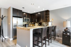 Leilighet, 2 soverom | Eget kjøkken | Kjøleskap, ovn, kaffetrakter/tekoker og brødrister