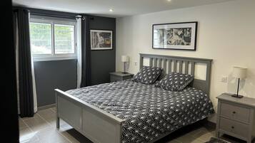 1 bedroom, iron/ironing board, travel crib, WiFi