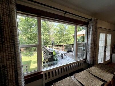 Cozy Lakefront Home - Fire Pit - Fishing