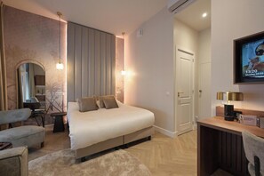 Luxury Suite - Novallure Downtown (The Hague)