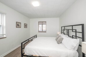 2 bedrooms, desk, iron/ironing board, travel crib