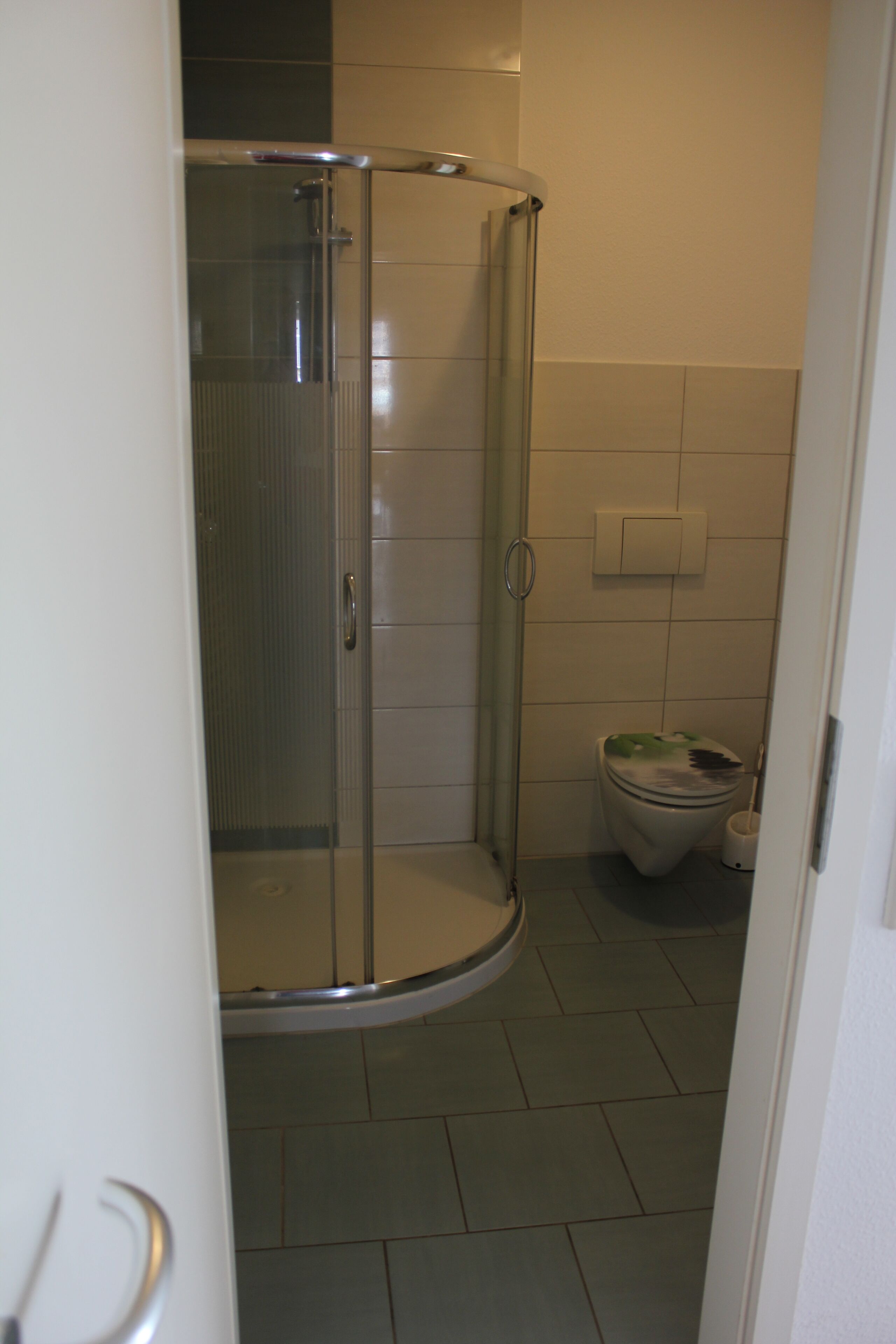 Dusche, Handtücher, Toilettenpapier