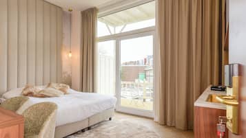 Comfort Studio | 1 bedroom, soundproofing, iron/ironing board, free WiFi
