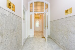 Interior entrance - Novallure Villa Margaretha (Rijswijk)