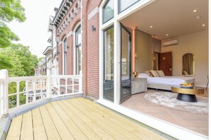 Apartemen Standar, pemandangan kota | Balkon