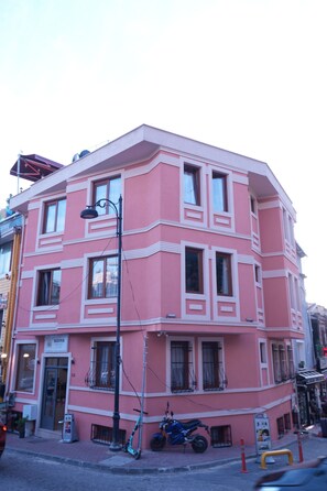 Exterior - Keeper  (Istanbul)