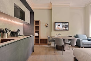 Deluxe Apartment | Living area