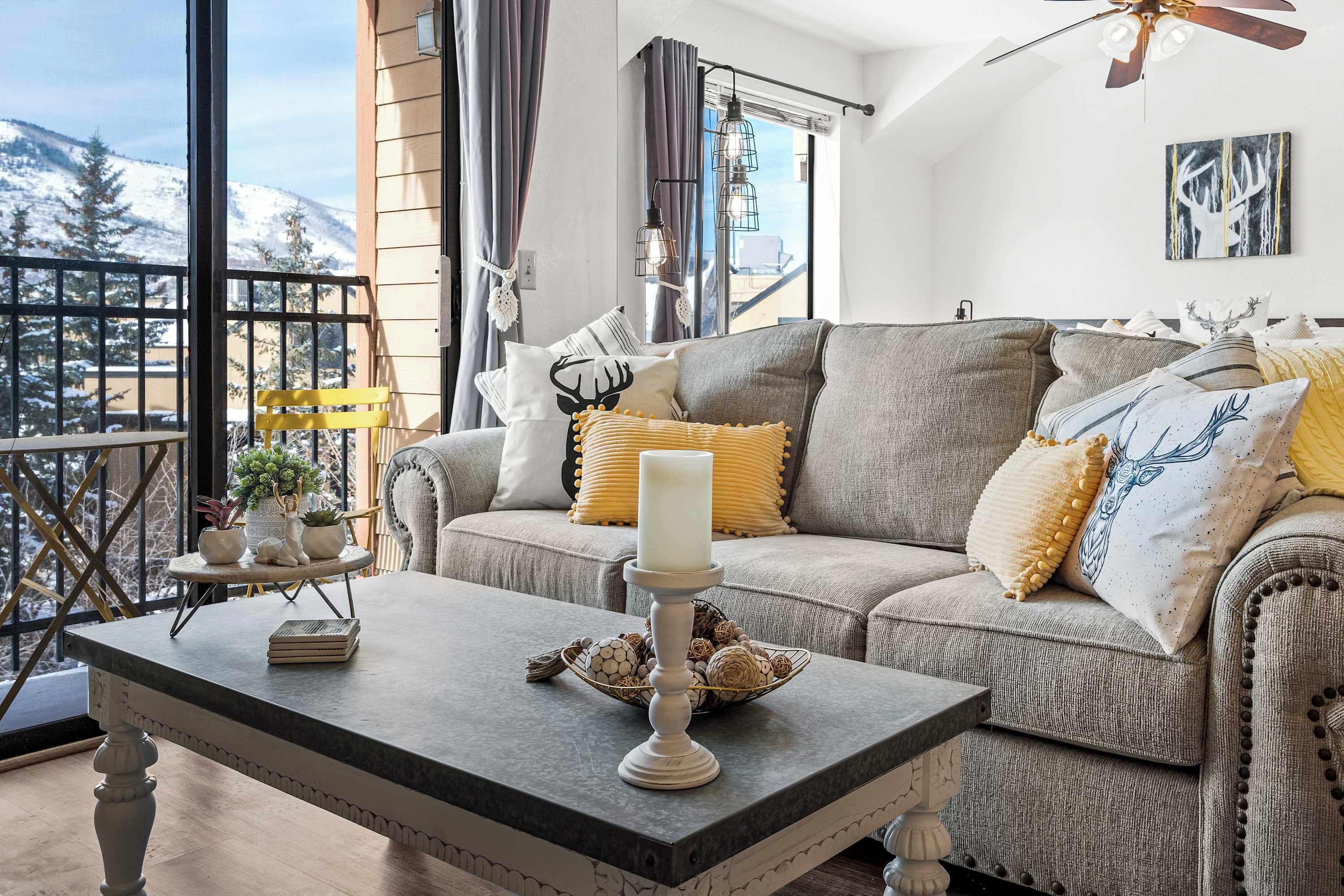 تلفزيون، مدفأة، مكتب