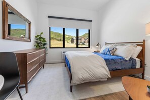 Iron/ironing board, travel crib, WiFi, bed sheets