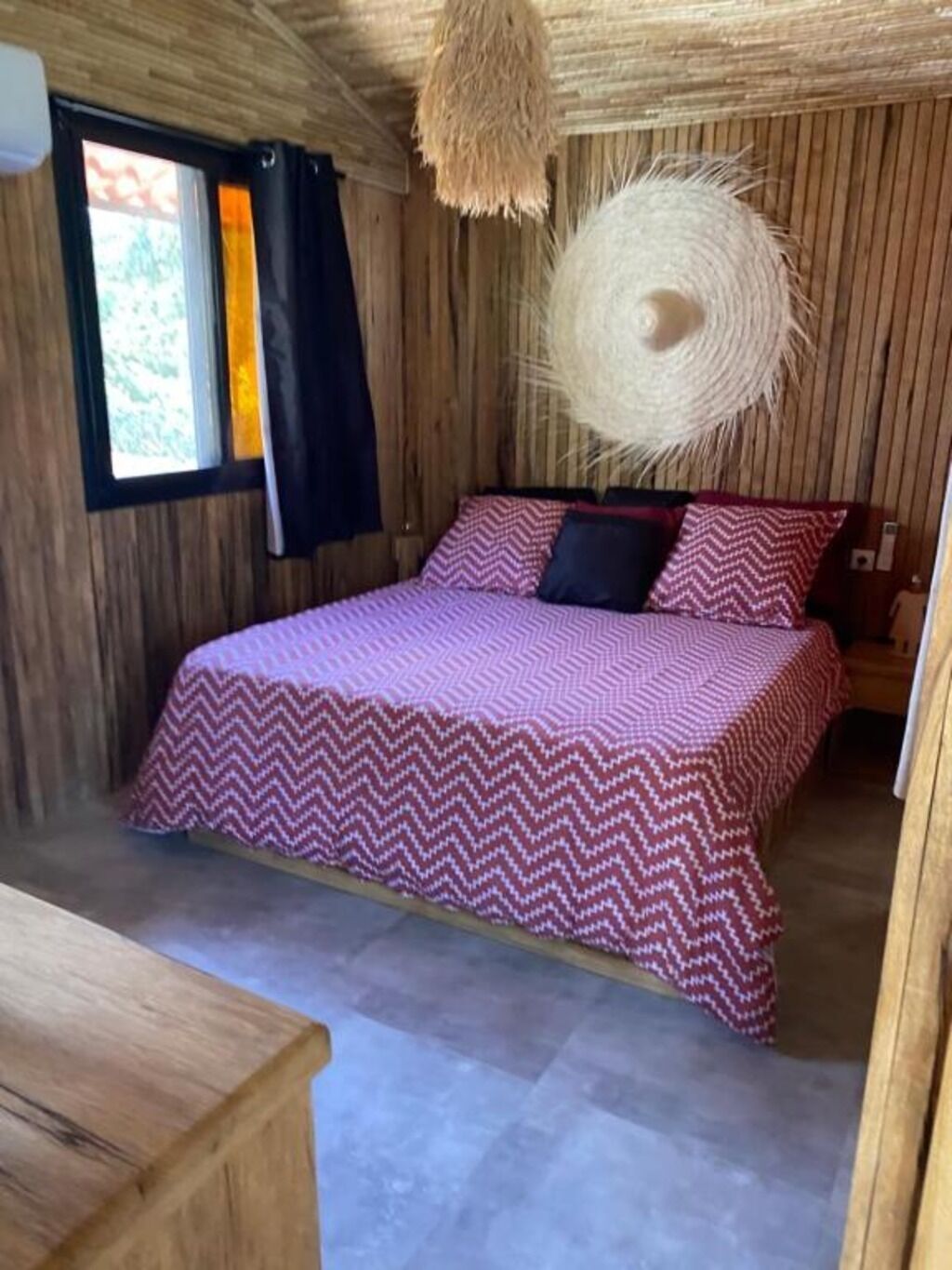 1 bedroom, in-room safe, WiFi, bed sheets