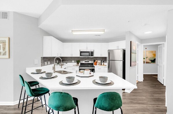 Private kitchen - Charming 2-bedroom condo with WiFi and AC in lovely Orlando (Orlando)