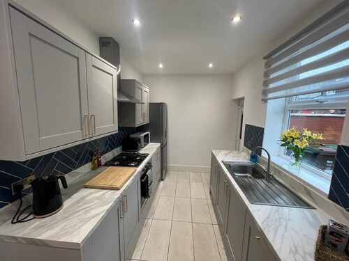 Stylish Renovated Home Near Manchester City Centre