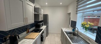 Stylish Renovated Home Near Manchester City Centre