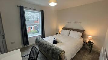 2 bedrooms, iron/ironing board, free WiFi, bed sheets