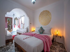 Standard Quadruple Room | Free WiFi, bed sheets - Riad L'oriental & SPA (Marrakech)
