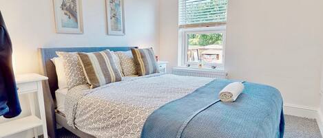 2 多间卧室、熨斗/熨衣板、免费 WiFi、床单