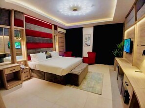 Economy Studio Suite | In-room safe, desk, laptop workspace, soundproofing - Ceedapeg Hotels (Uyo)
