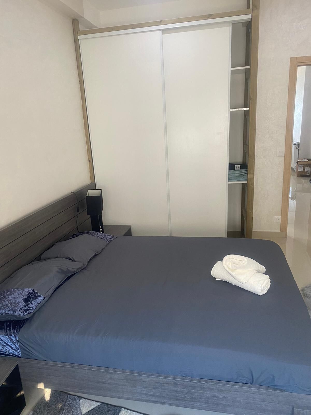 2 chambres, fer et planche à repasser, Wi-Fi, draps fournis