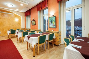 Tägliches inbegriffenes Frühstücksbuffet