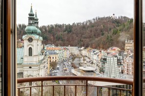 Superior-Doppelzimmer, Balkon, Stadtblick