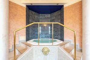 Indoor spa tub - Wellness hotel Jean de Carro (Karlovy Vary)