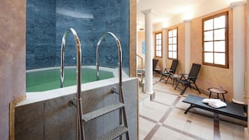 Sauna, hot tub, steam room, Turkish bath, facials, 2 treatment rooms