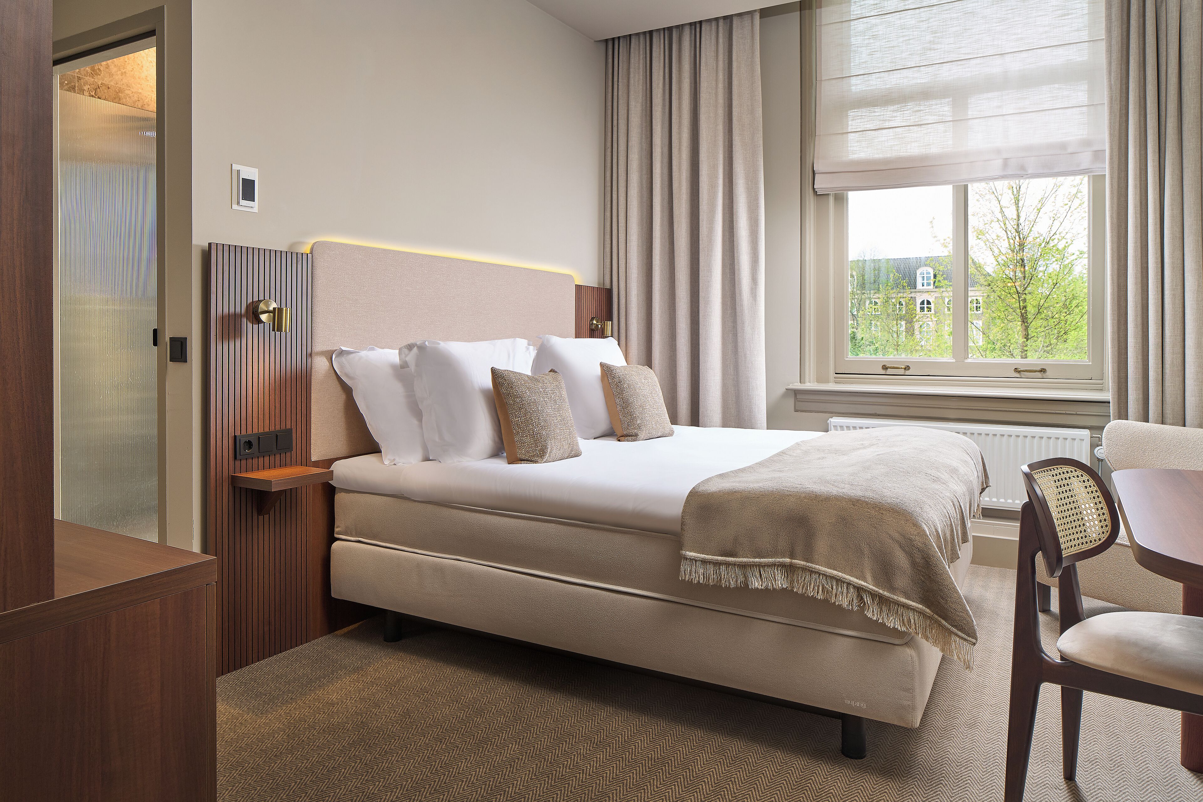Comfort Room | In-room safe, soundproofing, iron/ironing board, free WiFi