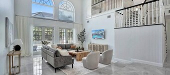 Historic Hollywood Mansion 5 Minutes to the Beach 6BR 5-Bath