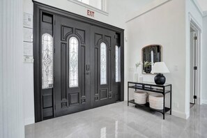 Interior - Historic Hollywood Mansion 5 Minutes to the Beach 6BR 5-Bath (Hollywood)