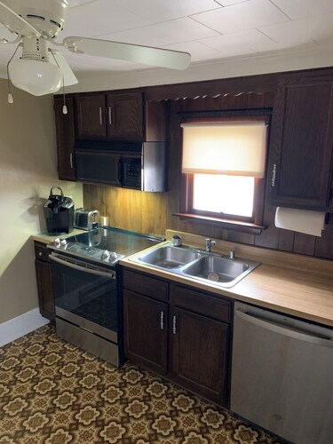 Cozy 1-bedroom efficiency apartment with private entrance in Westminster.