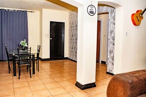 Dining - Entire Apartment, lovely spacious 3 bedroom apartment  (Randburg)