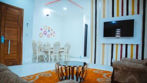 Room | In-room dining - Le Patriot Hotel (Lekki)