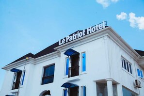 Front of property - Le Patriot Hotel (Lekki)