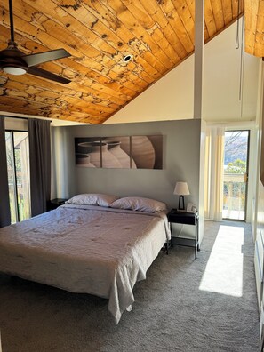 2 soverom, strykejern/-brett, wi-fi og sengetøy