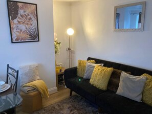 House | Living area - Bletchley/milton Keynes/sleeps5/localattractions (Milton Keynes)