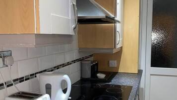 House | Private kitchen | Fridge, microwave, oven, stovetop