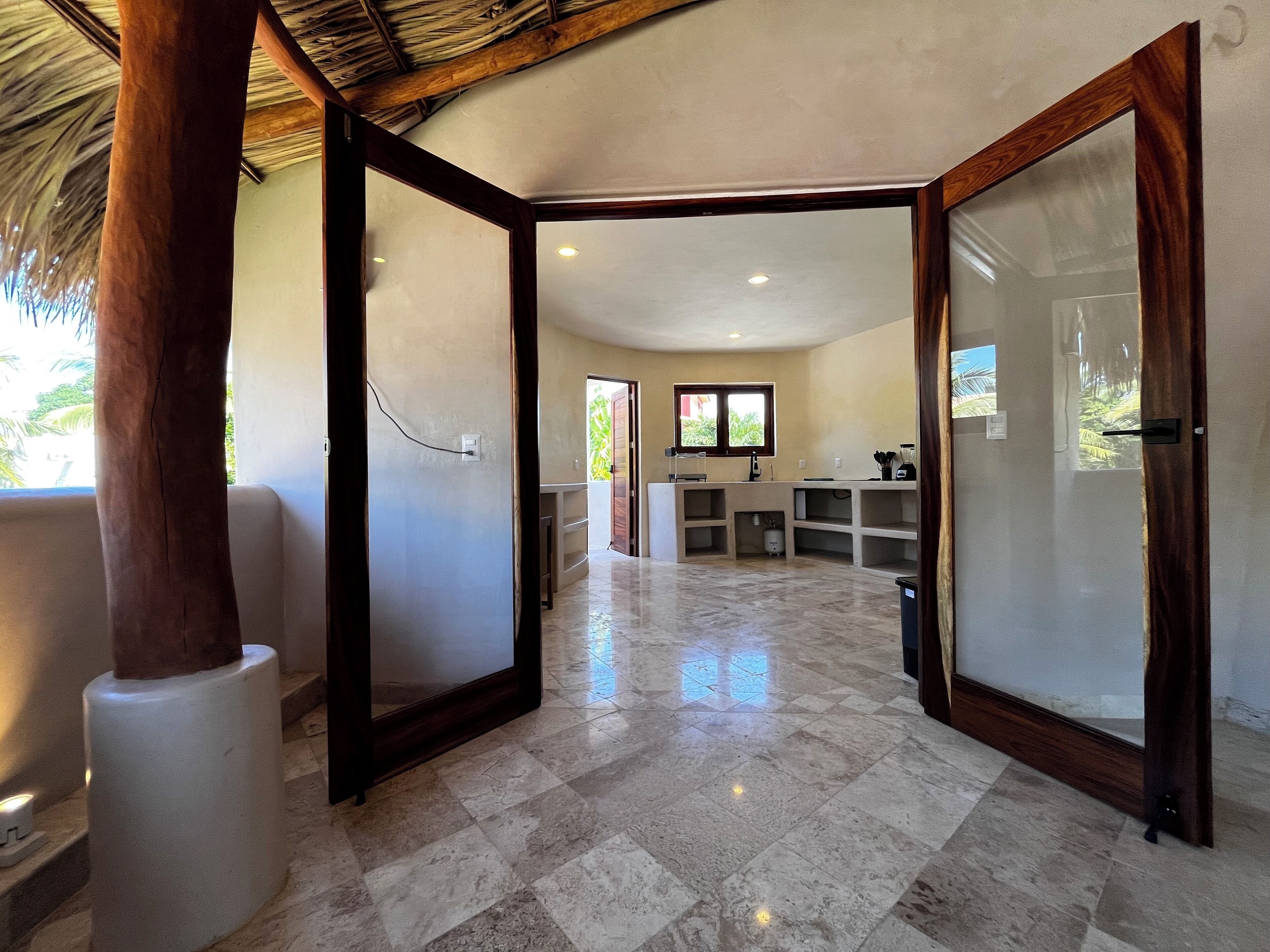 スーペリア アパートメント パーシャルシービュー | 客室内のダイニングエリア