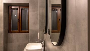 Kostenlose Toilettenartikel, Haartrockner, Handtücher, Seife