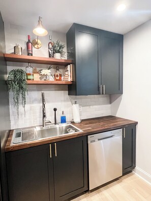 Microwave, oven, stovetop, dishwasher