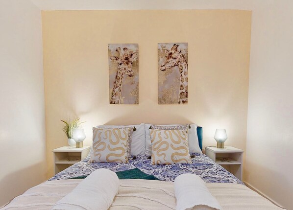 Iron/ironing board, WiFi, bed sheets