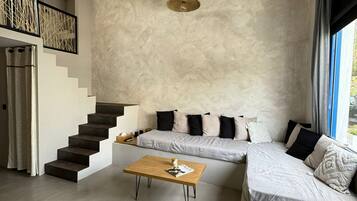 Leilighet, røyk | 2 soverom og skrivebord