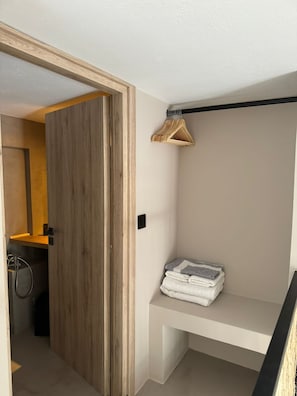 Apartment, Raucher | 2 Schlafzimmer, Schreibtisch